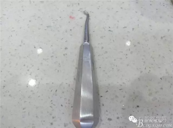 乳磨牙金屬預(yù)成冠制作