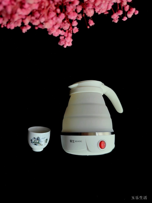 毛不易新歌《小空》一壺清茶寄山水，一顰一笑映杯中